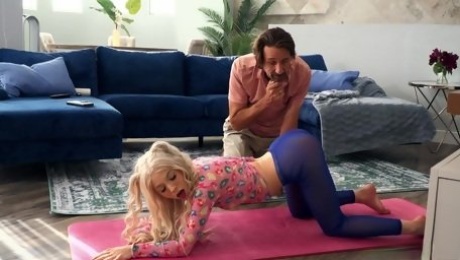 Petite yoga junkie Kenzie Reeves and old Steve Holmes